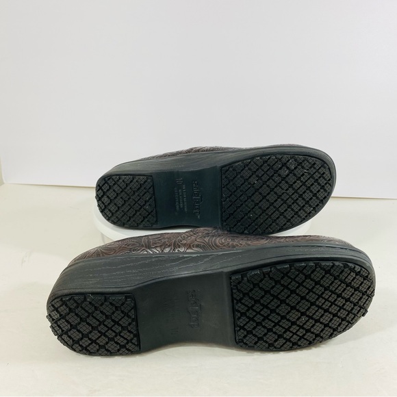 Safe T Step Faux Leather Clogs Women 10 Brown Career Work Floral Embossed SlipOn - Picture 7 of 9